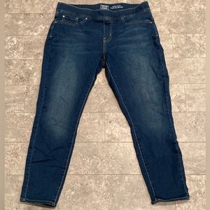 Signature by Levi Strauss & Co, pull-on jegging. Size 16S.